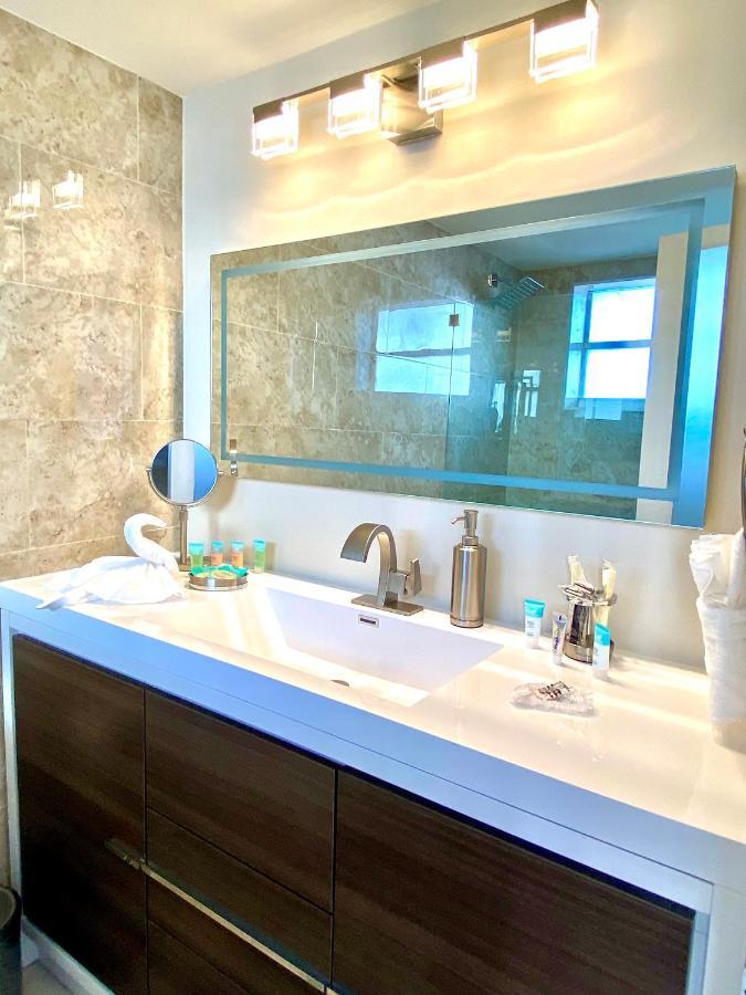 Modern Waterfront Apartment With Miami Skyline View, Free Parking 5 Mins Drive To מיאמי ביץ' מראה חיצוני תמונה